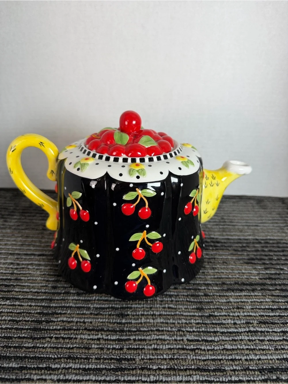 MARY ENGELBREIT CHERRY
TEAPOT - Picture 2 of 13